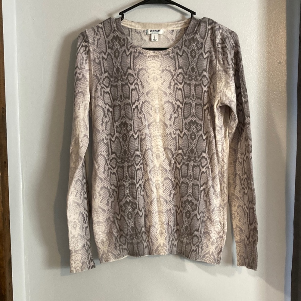 Old navy sweater